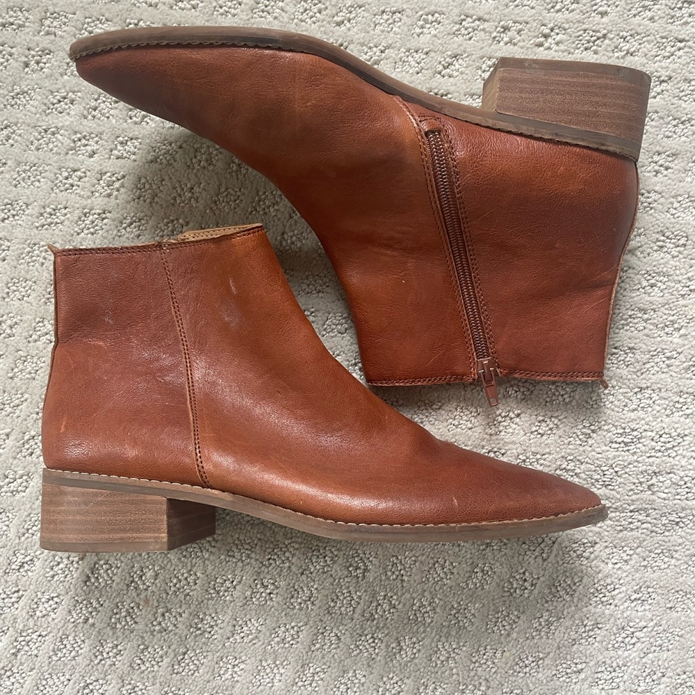 Lucky Brand Lenree Brown Ankle Booties with Stacked Heel